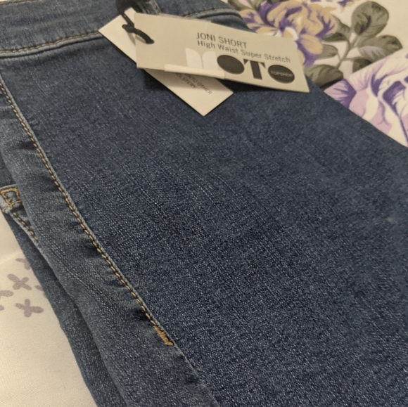 Topshop Joni High Wasted shorts - size 4 - Picture 4 of 4